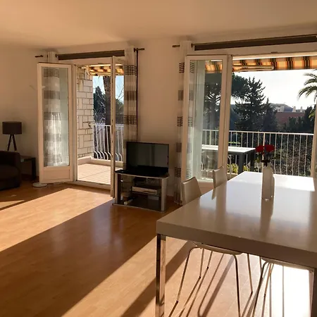 Les Palmiers Apartment